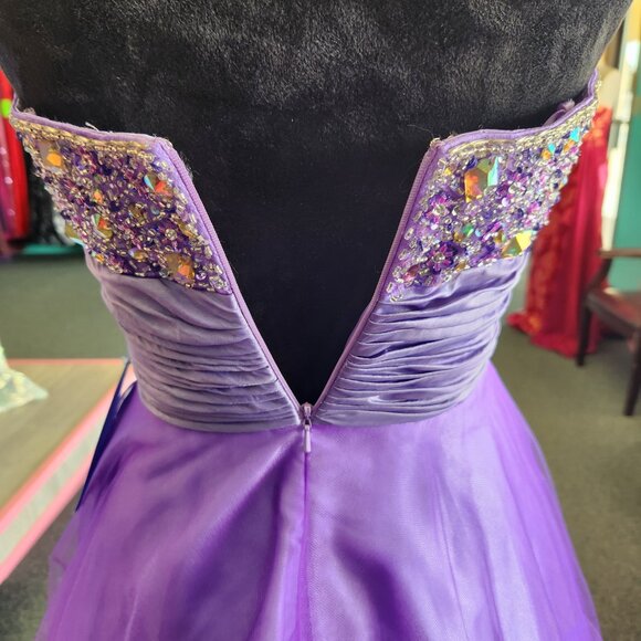 W.O.W. 5060 Purple Size 6 Prom Dress/Formal Gown - Picture 6 of 7